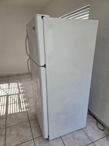 7124 Bay Dr 4, Miami Beach, FL 33141