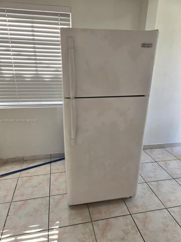 7124 Bay Dr 4, Miami Beach, FL 33141