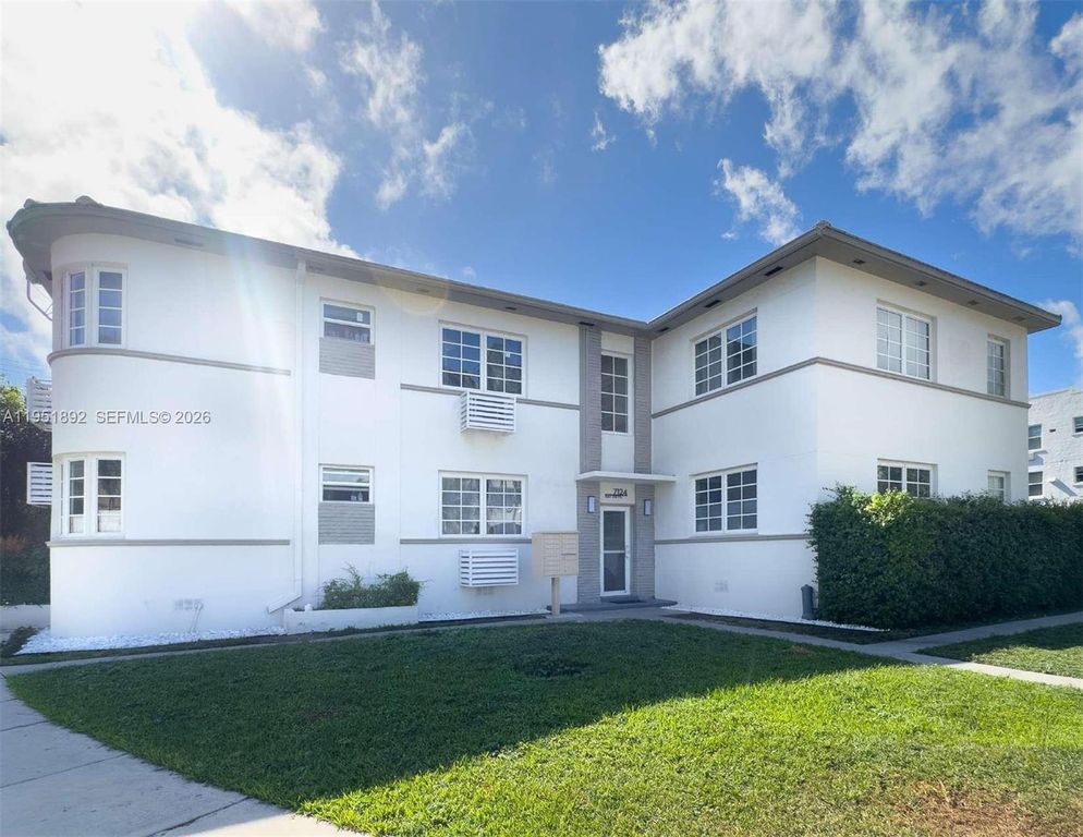 7124 Bay Dr 4, Miami Beach, FL 33141