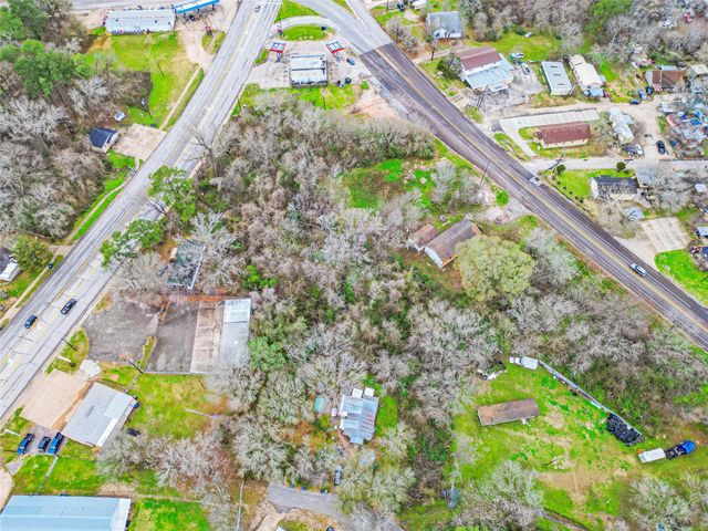 218 Highway 30 E E, Huntsville, TX 77320
