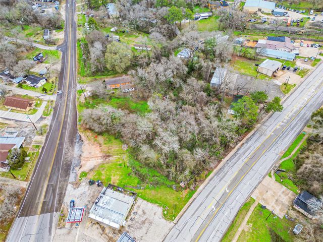 218 Highway 30 E E, Huntsville, TX 77320
