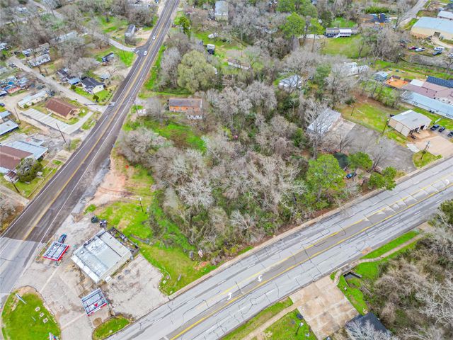 218 Highway 30 E E, Huntsville, TX 77320