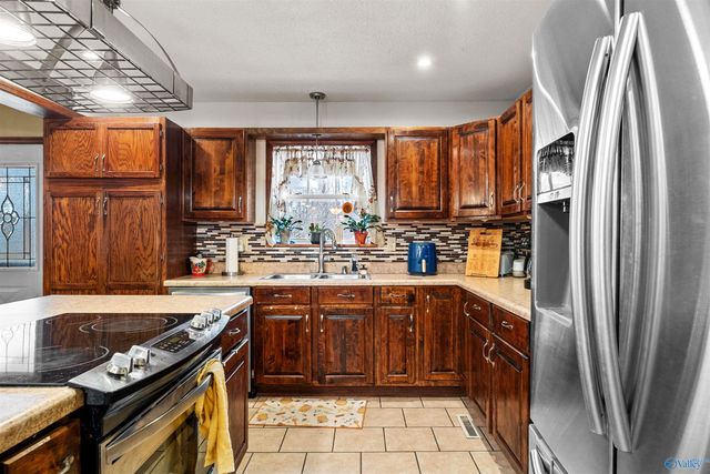 1590 Tabor Cutoff, Gadsden, AL 35904