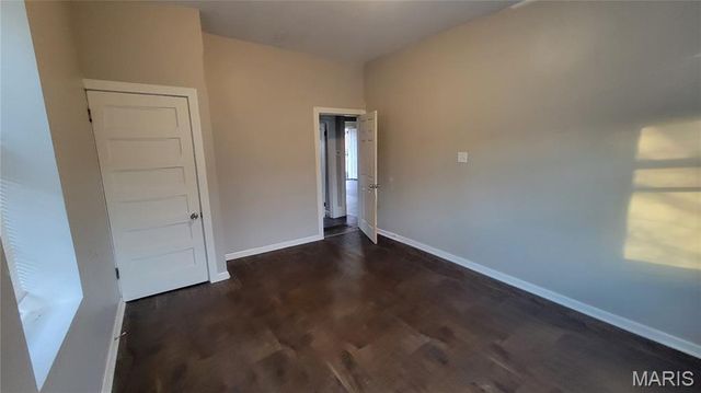 3926 Tholozan Avenue, St Louis, MO 63116