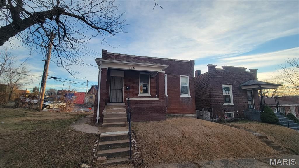 3926 Tholozan Avenue, St Louis, MO 63116