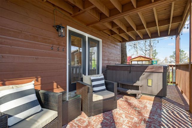 300 Crest Dr, Smithville, TN 37166