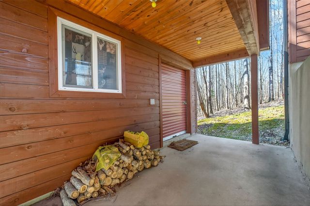 300 Crest Dr, Smithville, TN 37166