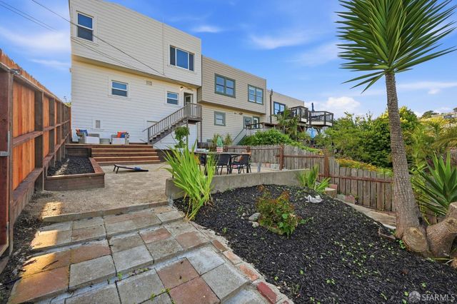 300 Edna Street, San Francisco, CA 94112
