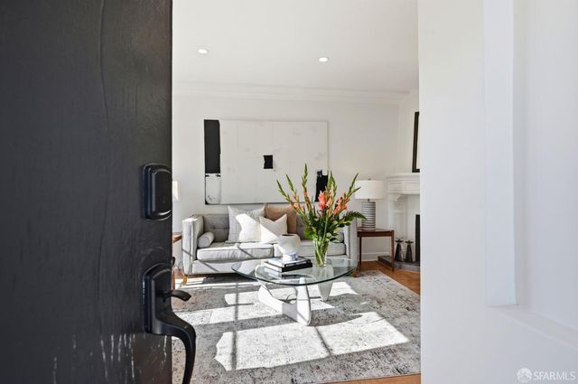 300 Edna Street, San Francisco, CA 94112