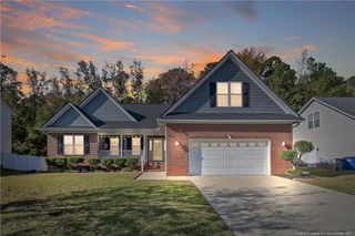 573 Thorncliff Drive, Raeford, NC 28376