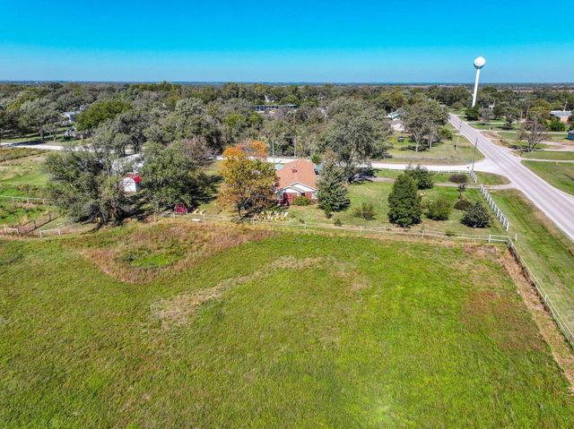1387 SE Bluestem Rd, El Dorado, KS 67042