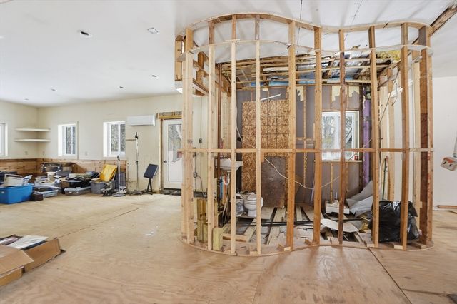 109 Royalston Rd, Orange, MA 01364