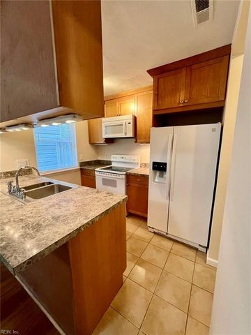 3560 Windmill DR, Virginia Beach, VA 23453