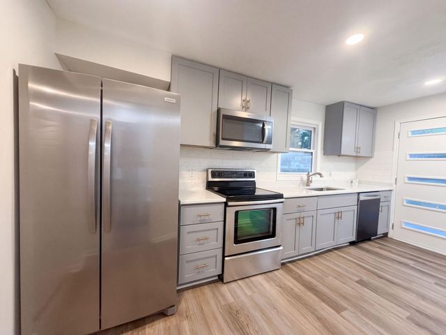 1979 E Cooke Road, Columbus, OH 43224