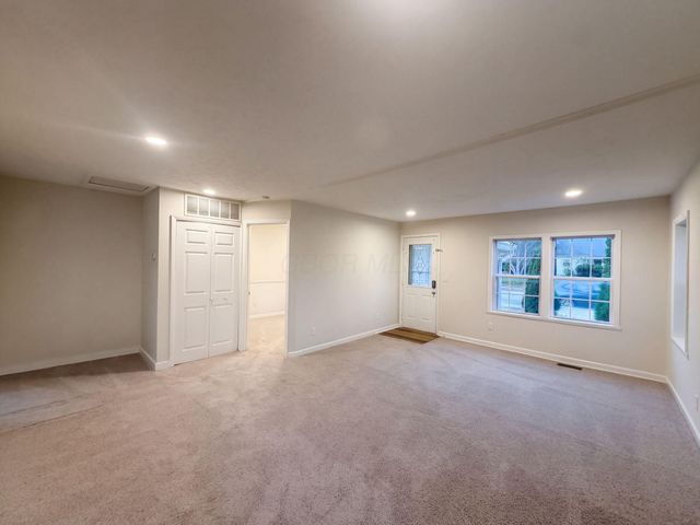 1979 E Cooke Road, Columbus, OH 43224