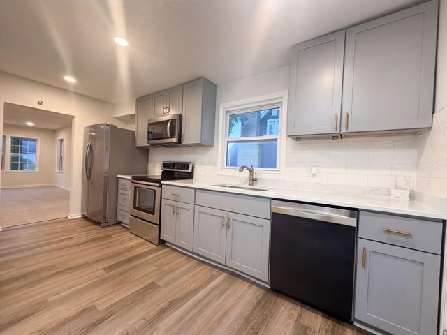 1979 E Cooke Road, Columbus, OH 43224