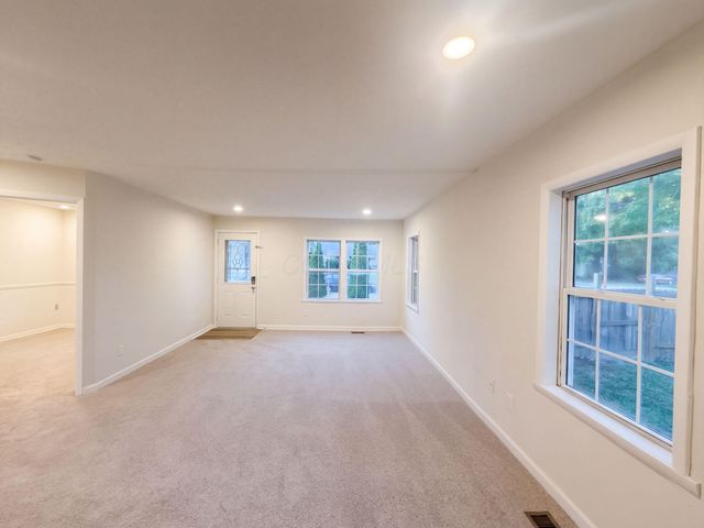 1979 E Cooke Road, Columbus, OH 43224