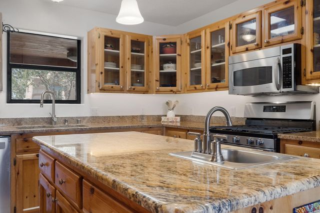 154 Placitas Trails Road, Placitas, NM 87043