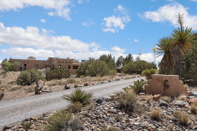 154 Placitas Trails Road, Placitas, NM 87043
