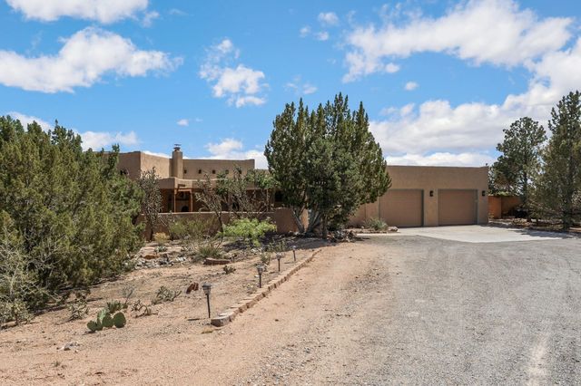 154 Placitas Trails Road, Placitas, NM 87043