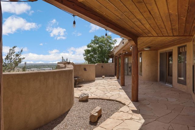 154 Placitas Trails Road, Placitas, NM 87043