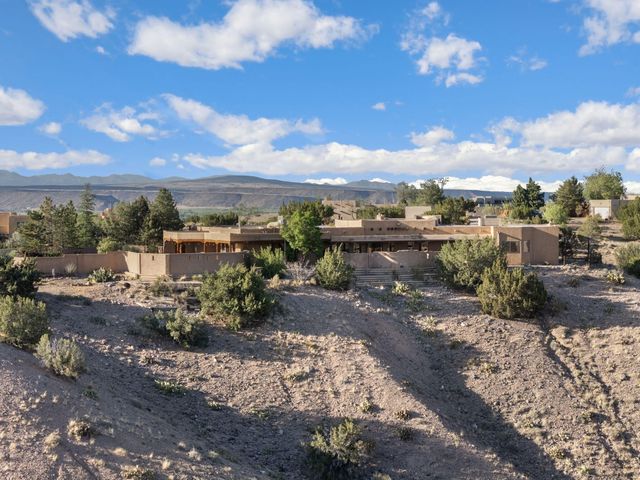 154 Placitas Trails Road, Placitas, NM 87043