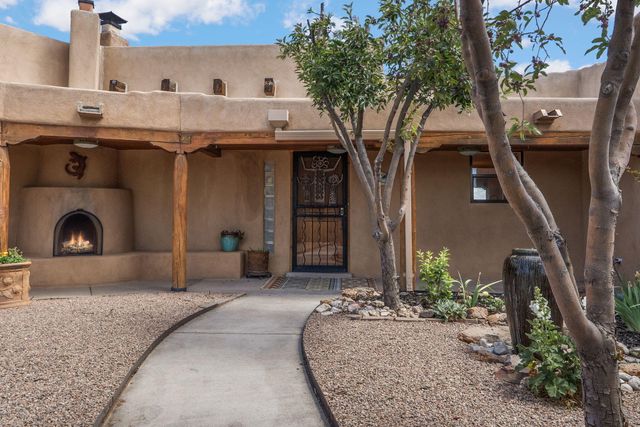 154 Placitas Trails Road, Placitas, NM 87043