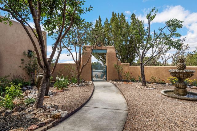 154 Placitas Trails Road, Placitas, NM 87043