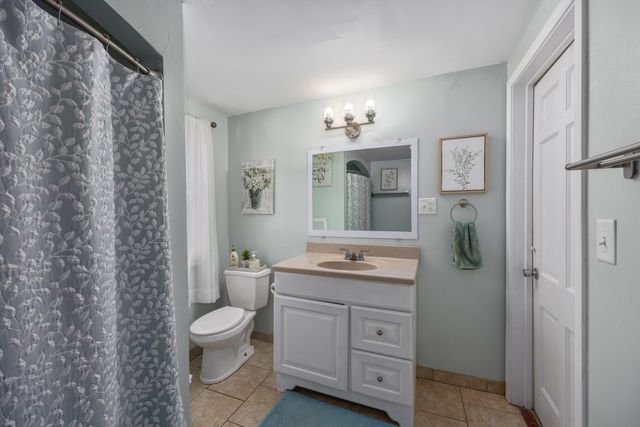 500 W Grove Street, Greenville, MI 48838