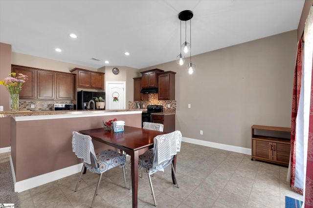 100 Romsey Circle, Simpsonville, SC 28681