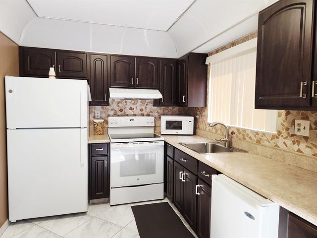15217 Lakes Of Delray Boulevard 87, Delray Beach, FL 33484