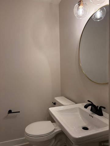 272 Ridgeview Lane, Madison Heights, VA 24572