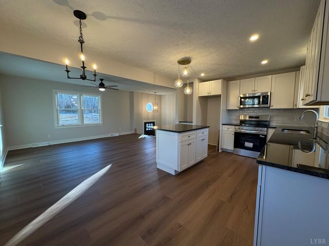 272 Ridgeview Lane, Madison Heights, VA 24572