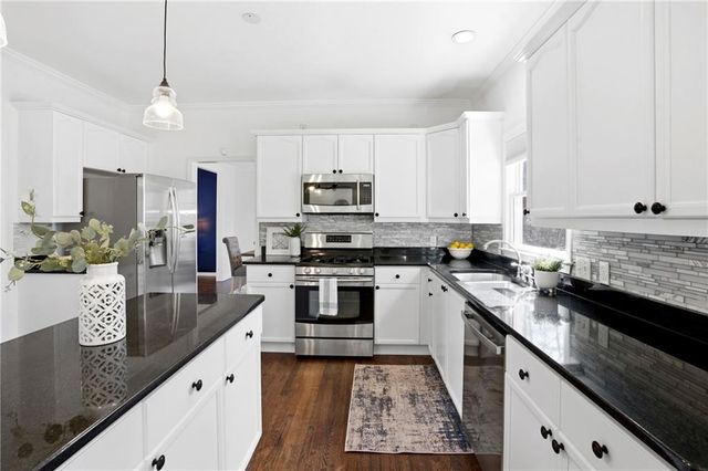 502 W Green Court, Woodstock, GA 30189