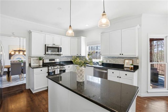 502 W Green Court, Woodstock, GA 30189