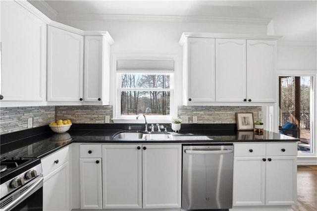 502 W Green Court, Woodstock, GA 30189