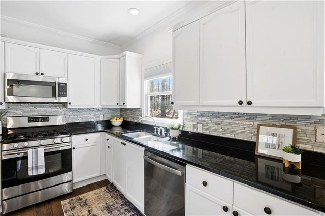 502 W Green Court, Woodstock, GA 30189