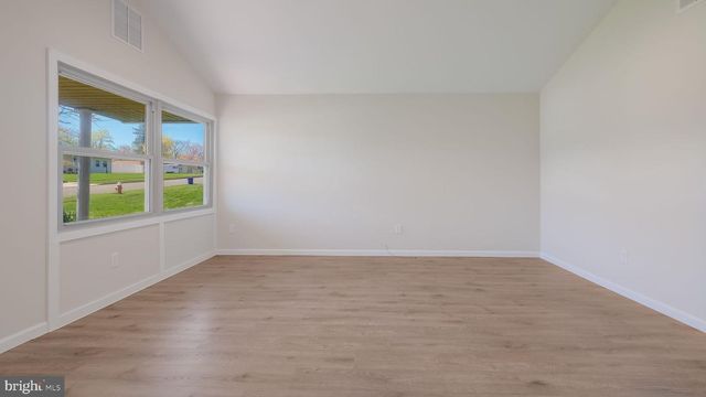 36 MOCKORANGE LN, Levittown, PA 19054