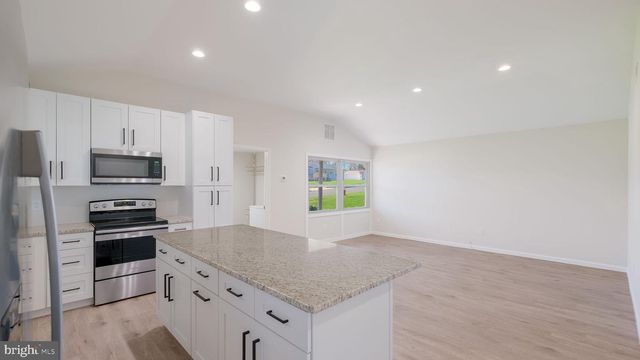 36 MOCKORANGE LN, Levittown, PA 19054