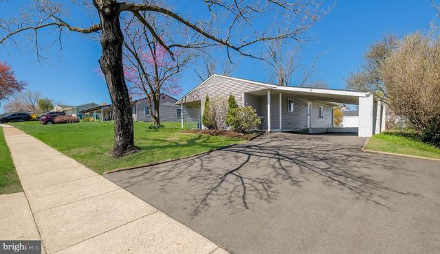 36 MOCKORANGE LN, Levittown, PA 19054