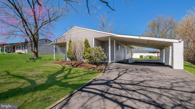 36 MOCKORANGE LN, Levittown, PA 19054