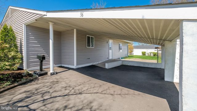 36 MOCKORANGE LN, Levittown, PA 19054
