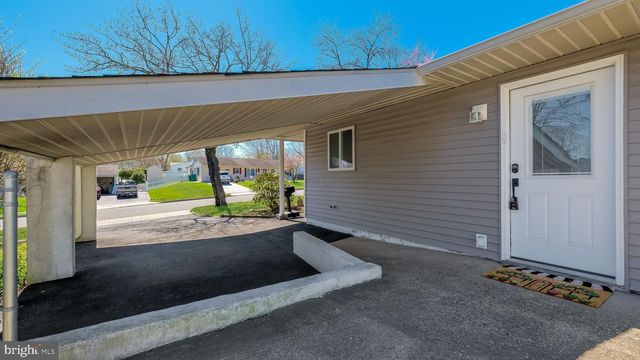 36 MOCKORANGE LN, Levittown, PA 19054