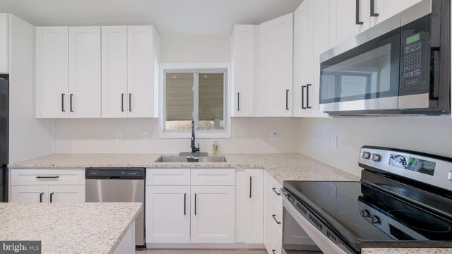 36 MOCKORANGE LN, Levittown, PA 19054