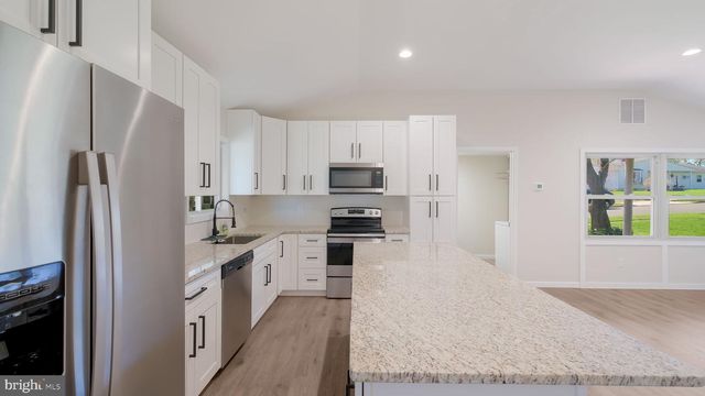 36 MOCKORANGE LN, Levittown, PA 19054