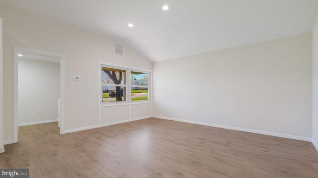 36 MOCKORANGE LN, Levittown, PA 19054