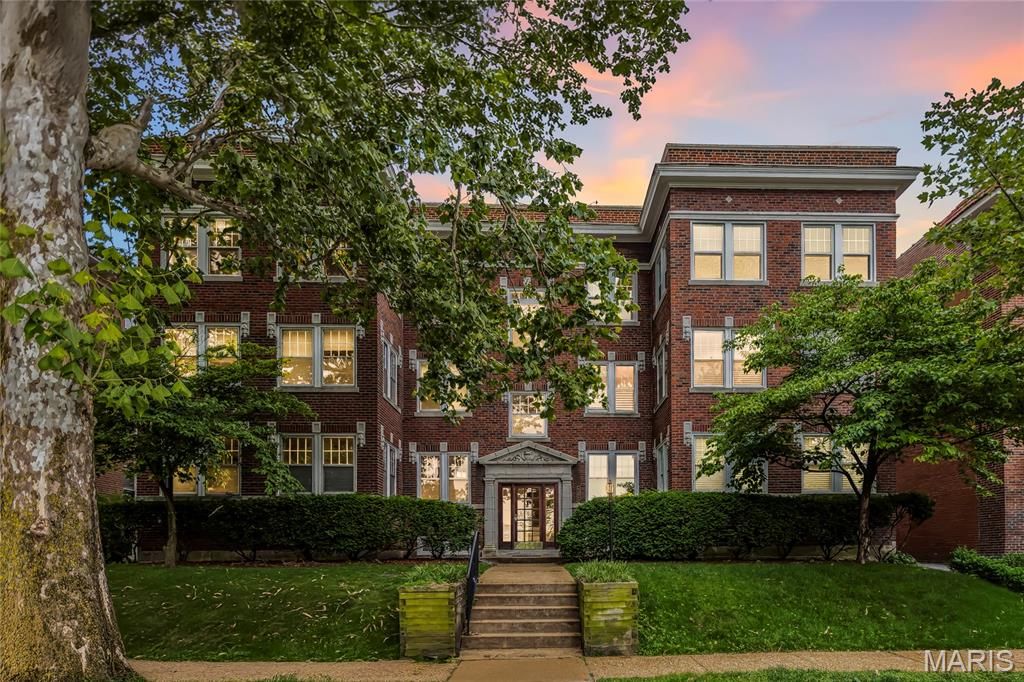 6300 Northwood Avenue 3W, Clayton, MO 63105