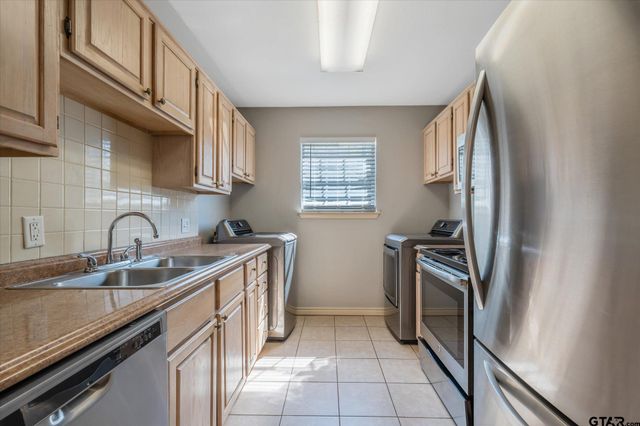 415 Thigpen Dr #801, Tyler, TX 75703