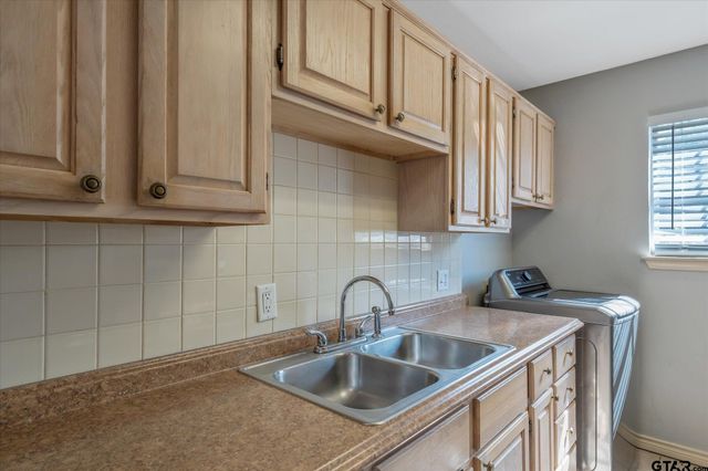 415 Thigpen Dr #801, Tyler, TX 75703