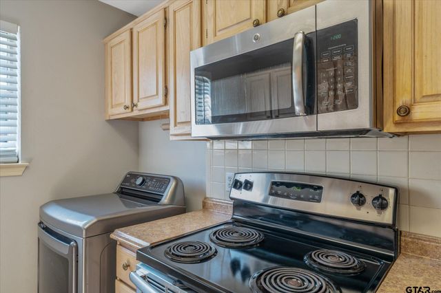415 Thigpen Dr #801, Tyler, TX 75703